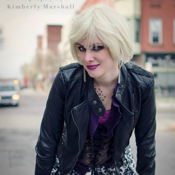 Meet your Posher, Julia - Picture 1 of 8